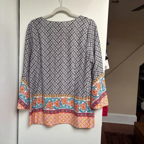 Patterned Women's Top with Multicolor Design - Picture 6 of 6